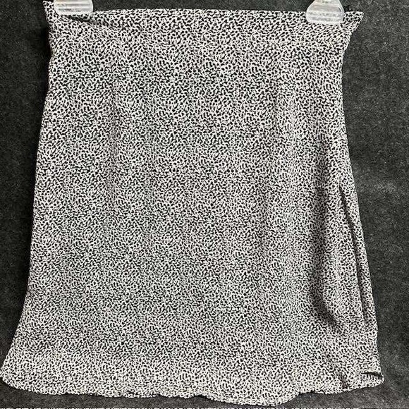 Womens Black and White Mini Skirt, Above Knee Length, Casual, Lightweight - Picture 1 of 3